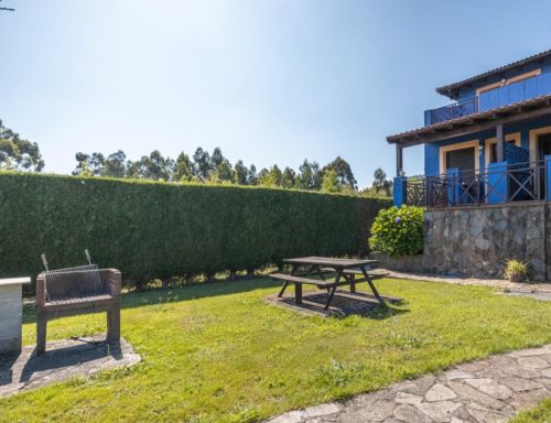 Zona barbacoa Casa rural con jardín y piscina en Asturias y vistas al mar